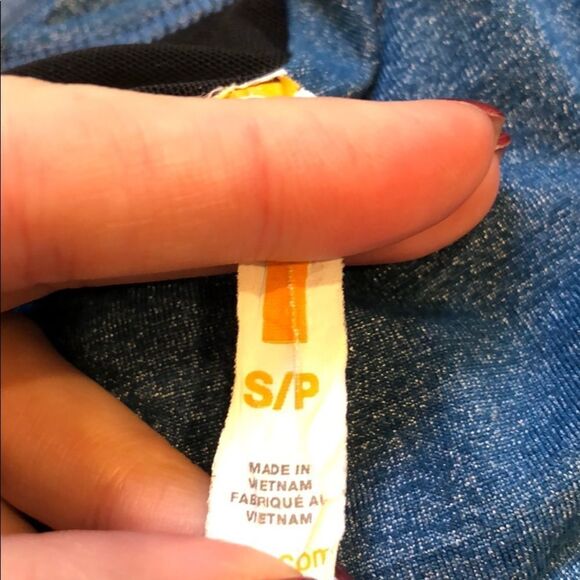 Lucy Workout Shirt sz Small - Picture 3 of 4